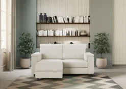 Divano 168x85cm design a due posti con bracciolo squadrato e pouf stoffa idrorepellente bianco latte DI5