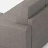 Divano 172x85cm design a due posti con piedini in legno e pouf idrorepellente grigio DI38