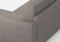 Divano 172x85cm design a due posti con piedini in legno e pouf idrorepellente grigio DI38