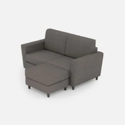 Divano 172x85cm design a due posti con piedini in legno e pouf idrorepellente grigio DI38