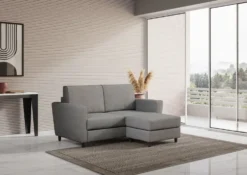 Divano 172x85cm design a due posti con piedini in legno e pouf idrorepellente grigio DI38