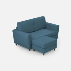 Divano 172x85cm design a due posti con piedini in legno e pouf idrorepellente blu avio DI38