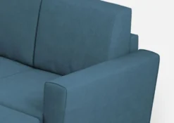 Divano 172x85cm design a due posti con piedini in legno e pouf idrorepellente blu avio DI38