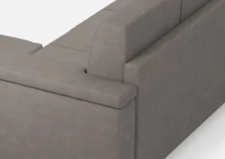 Divano 148x85cm design a due posti con bracciolo squadrato e con pouf grigio DI4