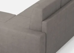 Divano 148x85cm design a due posti con bracciolo squadrato idrorepellente e pouf grigio DI15
