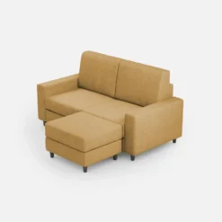 Divano 148x85cm design a due posti con bracciolo squadrato idrorepellente e pouf ocra DI15