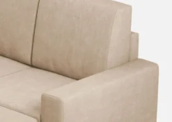 Divano 148x85cm design a due posti con bracciolo squadrato idrorepellente e pouf beige DI15