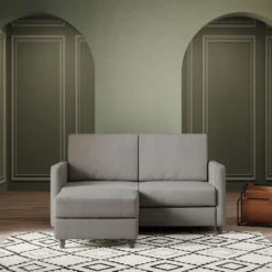 Divano 138x85cm design a due posti con pouf stoffa idrorepellente grigio DI26