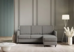 Divano 198x85cm design a tre posti comodo con pouf tessuto idrorepellente grigio DI28