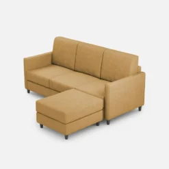 Divano 198x85cm design a tre posti comodo con pouf tessuto idrorepellente ocra DI28