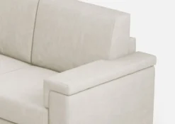 Divano 208x85cm design a tre posti con bracciolo squadrato tessuto idrorepellente bianco latte DI3