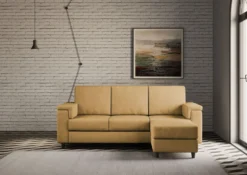 Divano 208x85 design a tre posti con bracciolo squadrato e pouf idrorepellente ocra DI6
