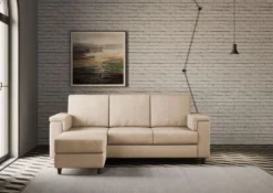 Divano 208x85 design a tre posti con bracciolo squadrato e pouf idrorepellente beige DI6